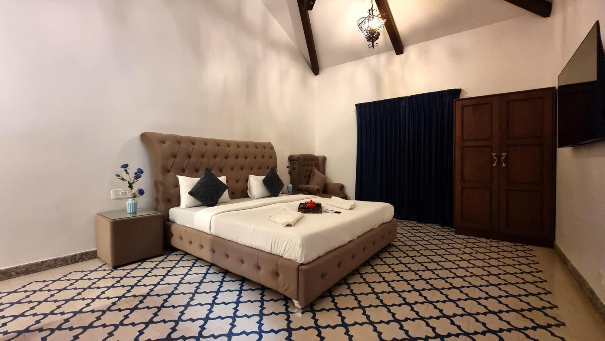 Casa Pallazzo Luxury - 10bhk Private Pool Villa